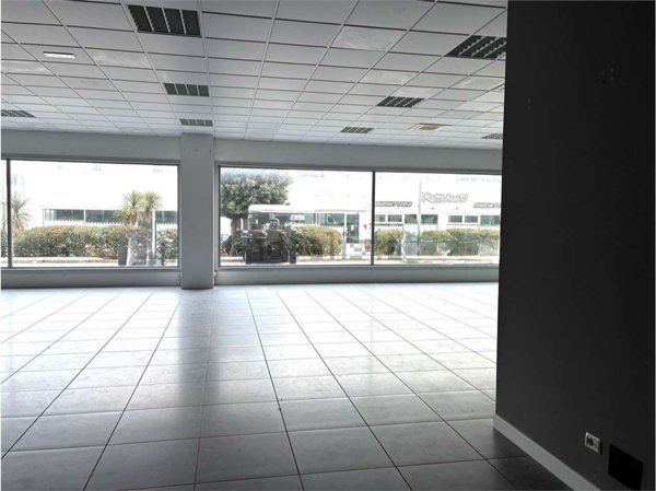 ufficio in affitto ad Ancona in zona Piano San Lazzaro