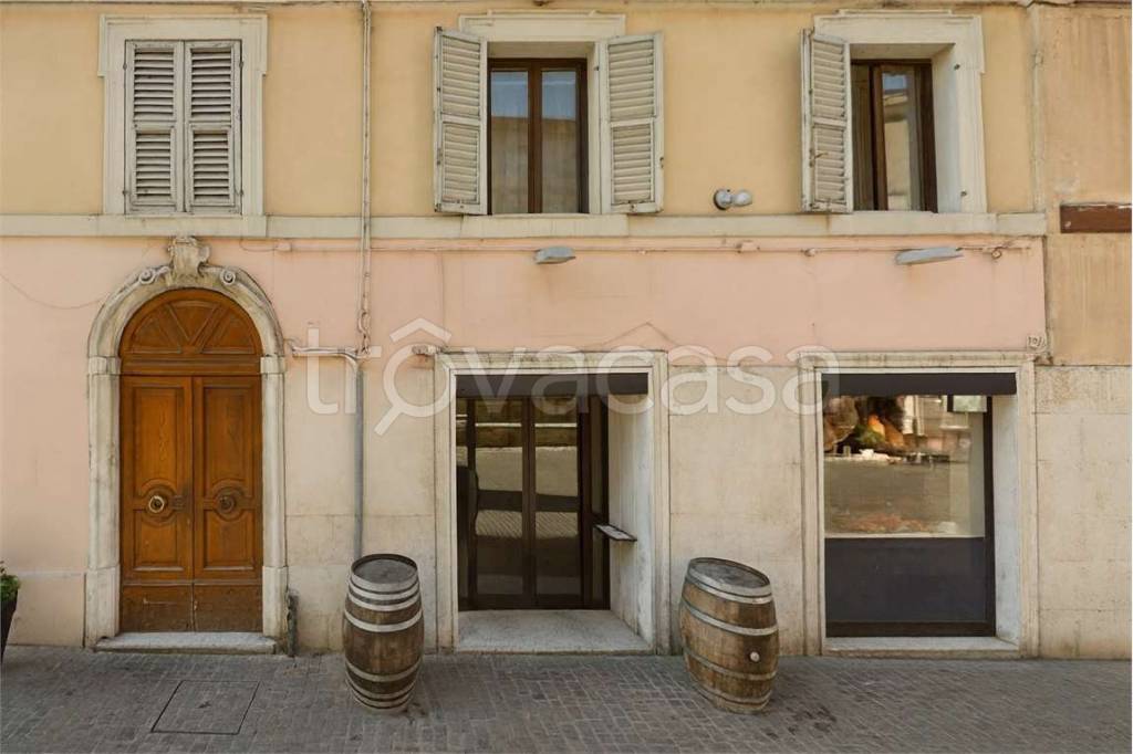 negozio in affitto ad Ancona in zona Centro Storico
