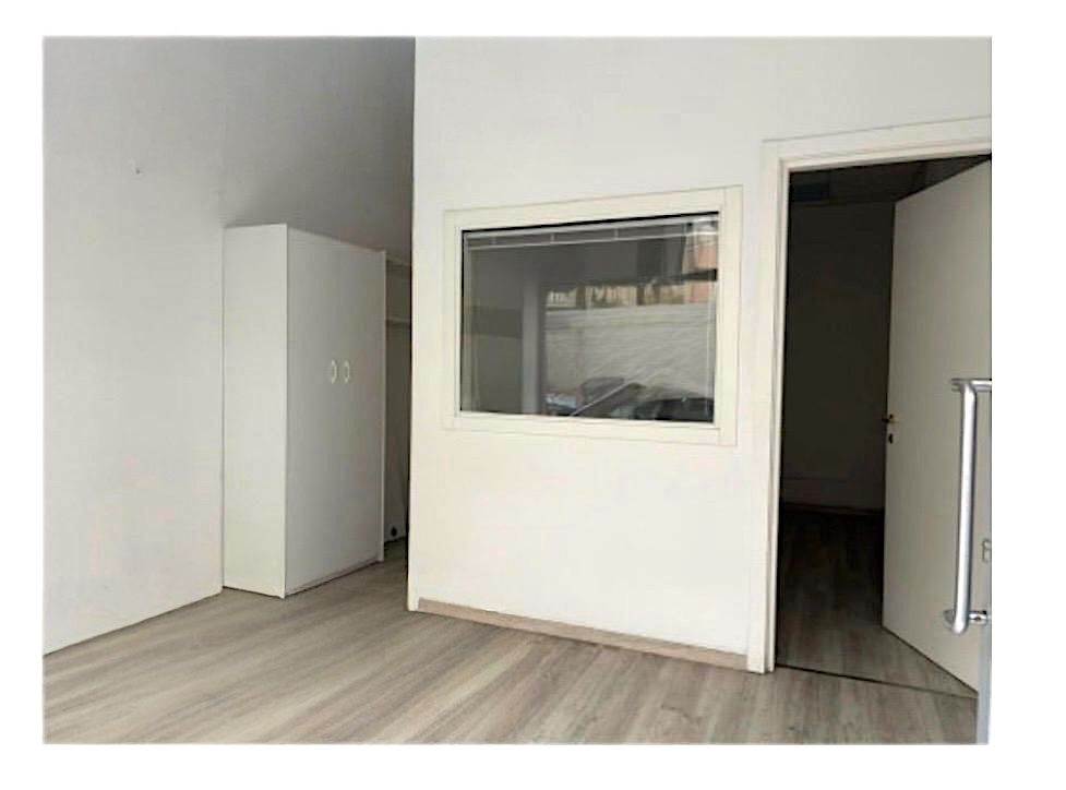 negozio in affitto ad Ancona in zona Passetto