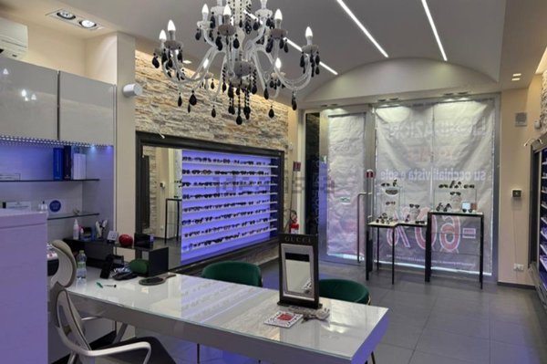 negozio in affitto ad Ancona in zona Centro Storico