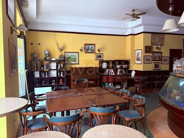 negozio in affitto ad Ancona in zona Adriatico