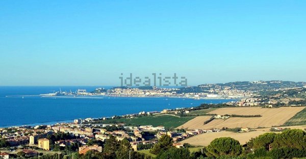 appartamento in affitto ad Ancona in zona Torrette