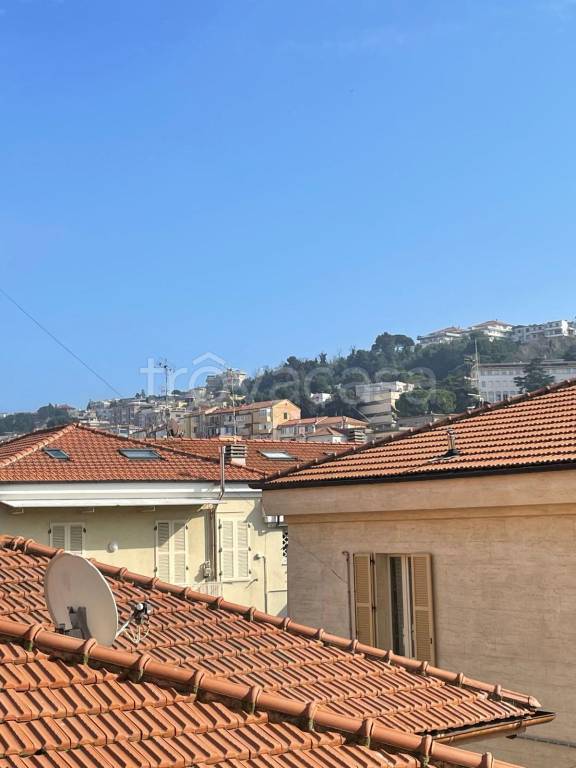 appartamento in affitto ad Ancona in zona Adriatico