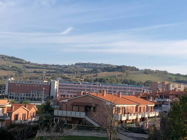 appartamento in affitto ad Ancona in zona Torrette