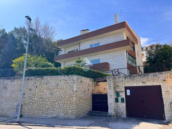 appartamento in affitto ad Ancona in zona Passetto