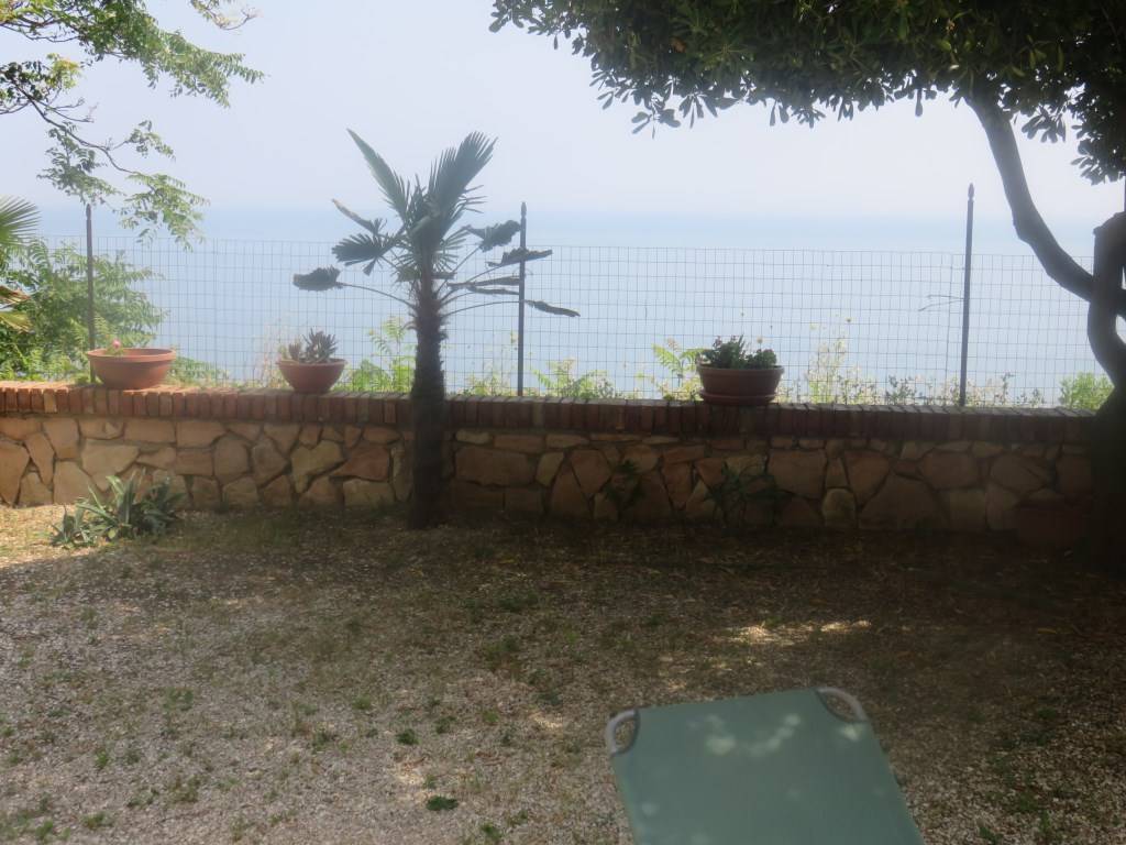 appartamento in affitto ad Ancona in zona Passetto