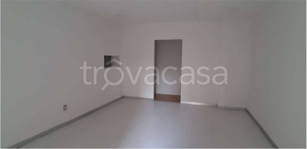 negozio in affitto ad Ancona