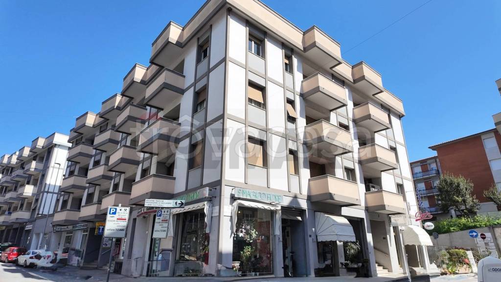 appartamento in affitto ad Ancona in zona Borgo Rodi