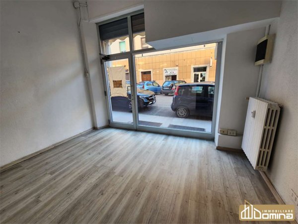 negozio in affitto ad Ancona in zona Delle Grazie