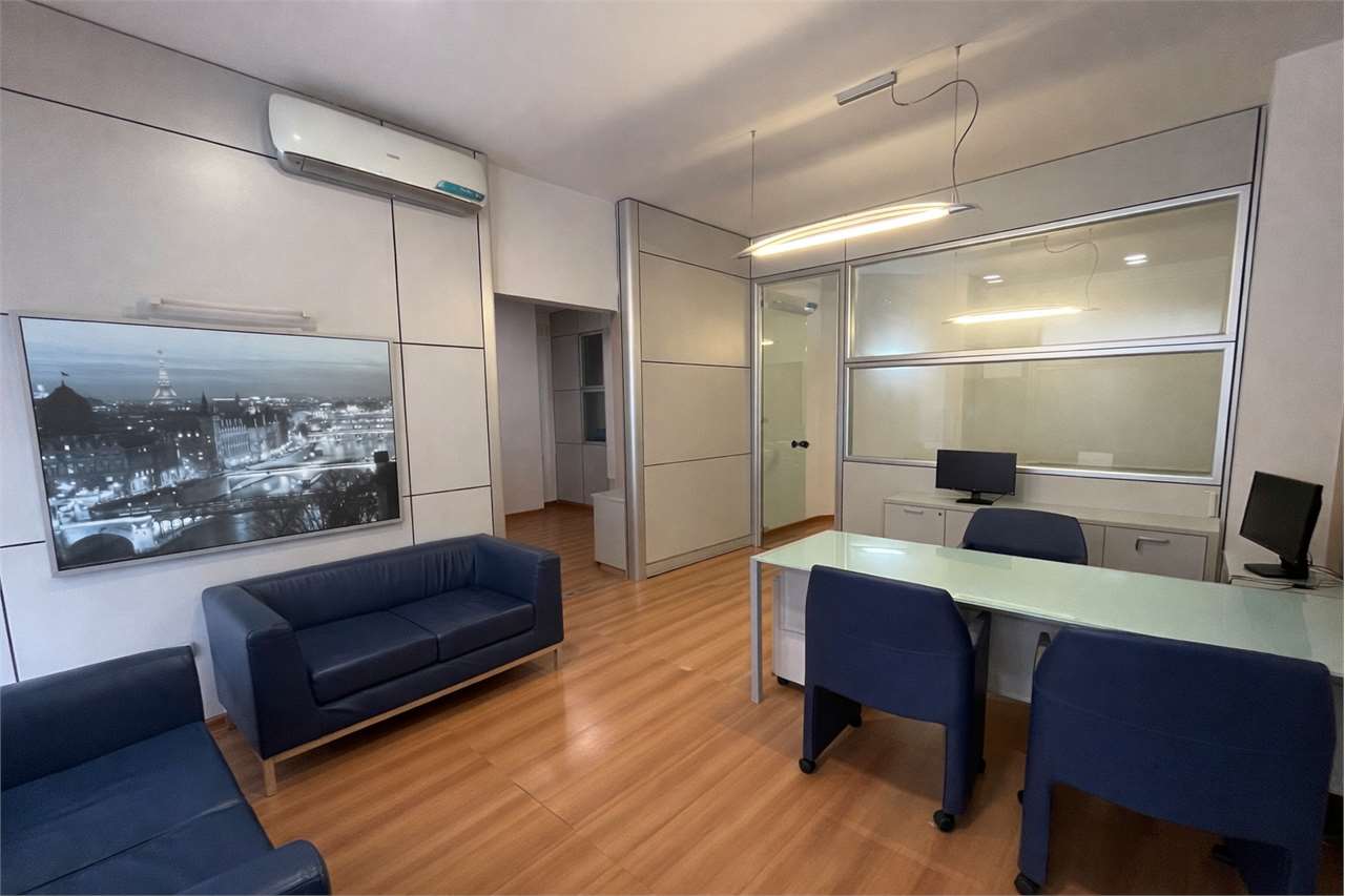 negozio in affitto ad Ancona in zona Adriatico