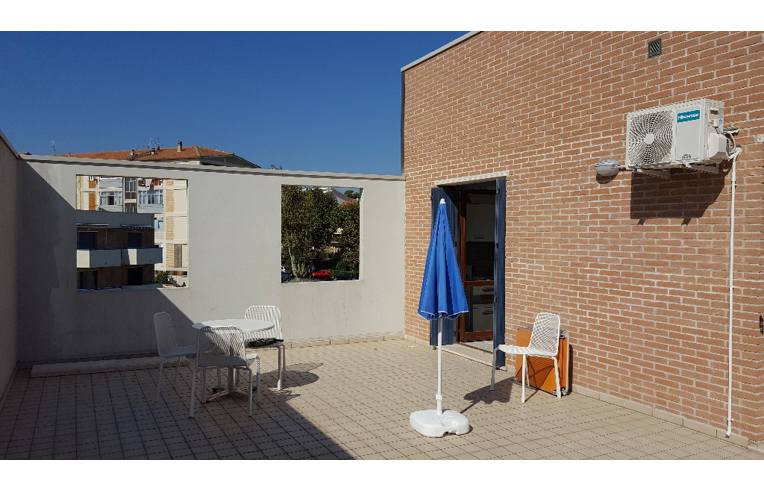 appartamento in affitto ad Ancona in zona Collemarino