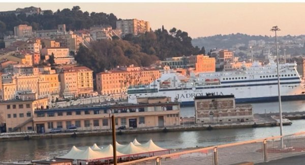 appartamento in affitto ad Ancona in zona Piano San Lazzaro