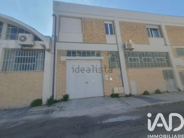 capannone in affitto ad Ancona in zona Piano San Lazzaro