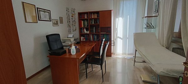 ufficio in affitto ad Ancona in zona Vallemiano