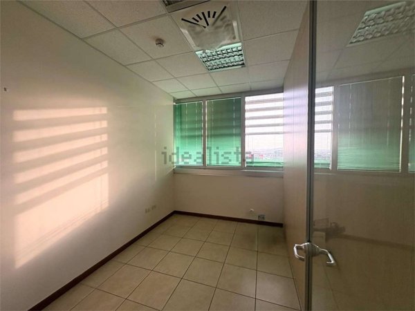 ufficio in affitto ad Ancona in zona Baraccola