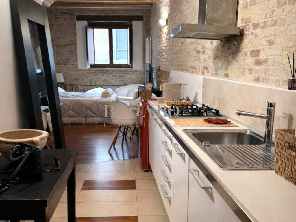 appartamento in affitto ad Ancona in zona Centro Storico