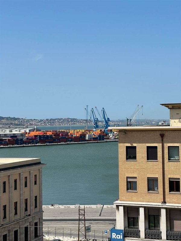 appartamento in affitto ad Ancona in zona Centro Storico