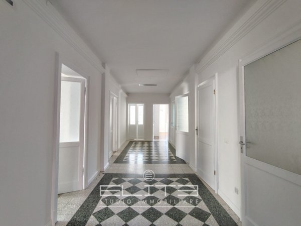 appartamento in affitto ad Ancona in zona Adriatico