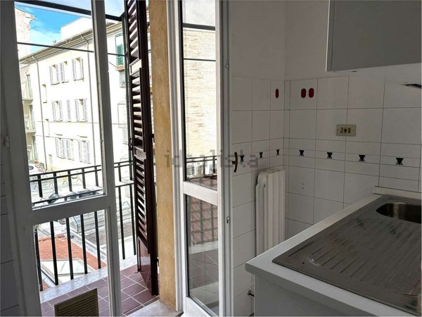 appartamento in affitto ad Ancona in zona Passetto