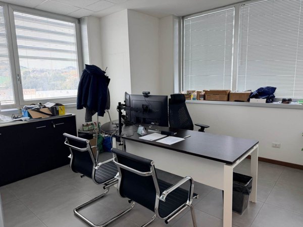 ufficio in affitto ad Ancona in zona Baraccola