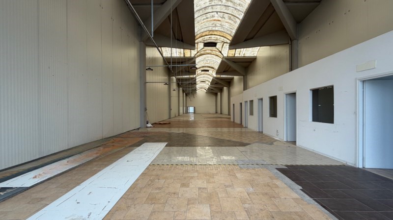 locale commerciale in affitto ad Ancona in zona Baraccola