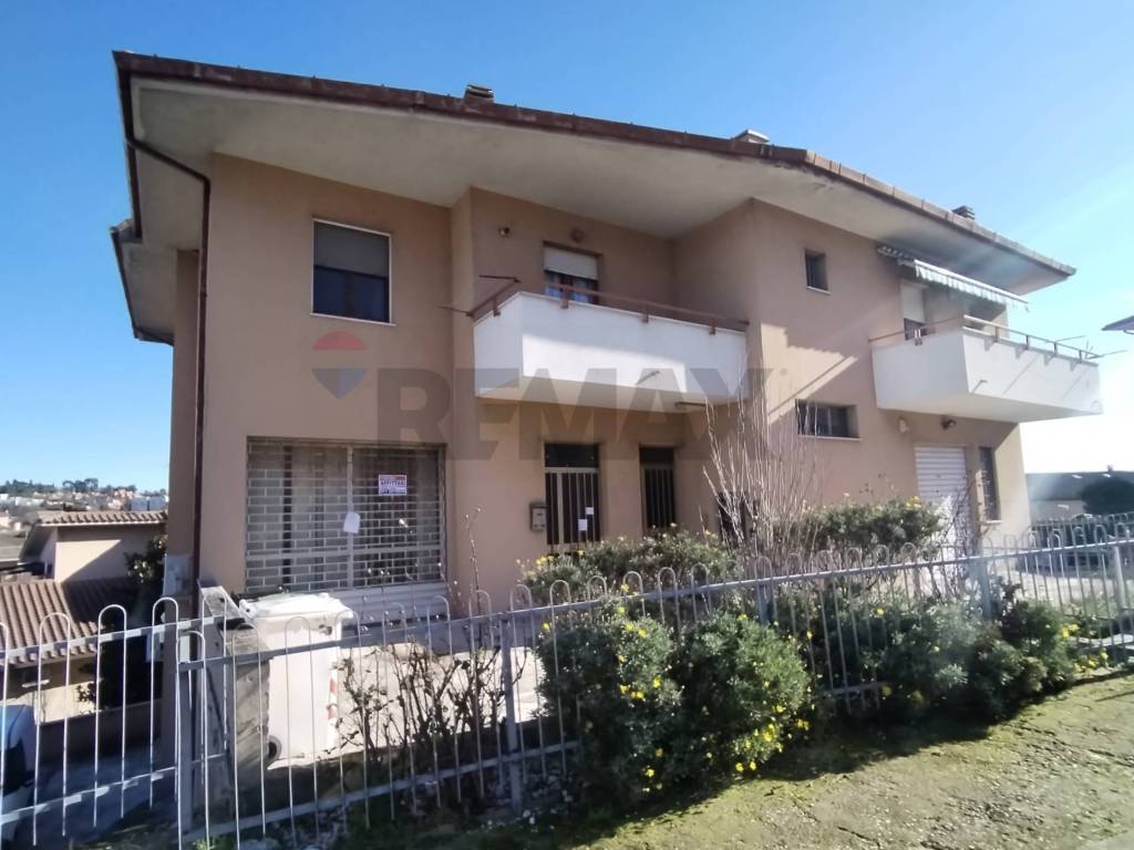 ufficio in affitto ad Ancona in zona Aspio di Ancona