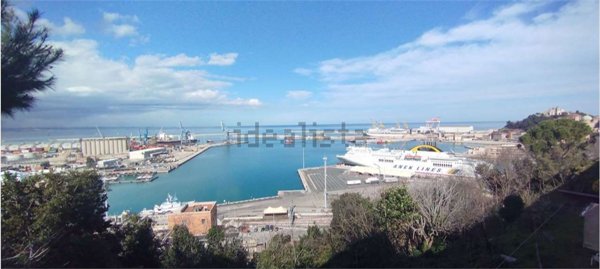 appartamento in affitto ad Ancona in zona Piano San Lazzaro