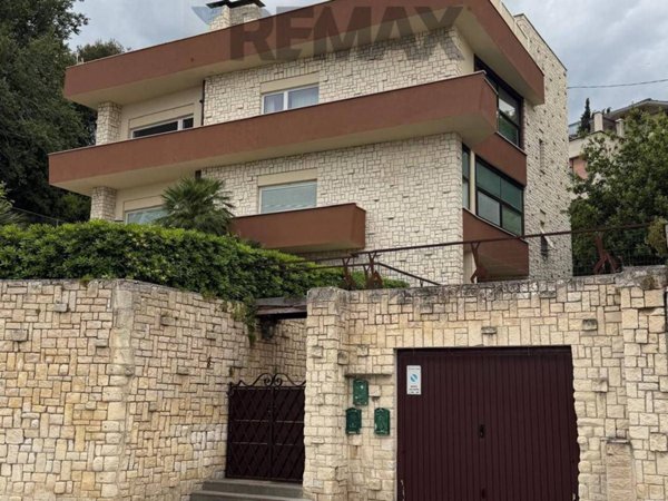 appartamento in affitto ad Ancona in zona Passetto