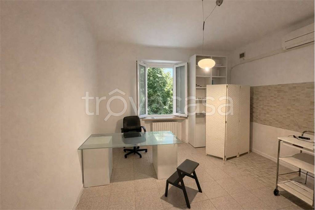 ufficio in affitto ad Ancona in zona Posatora