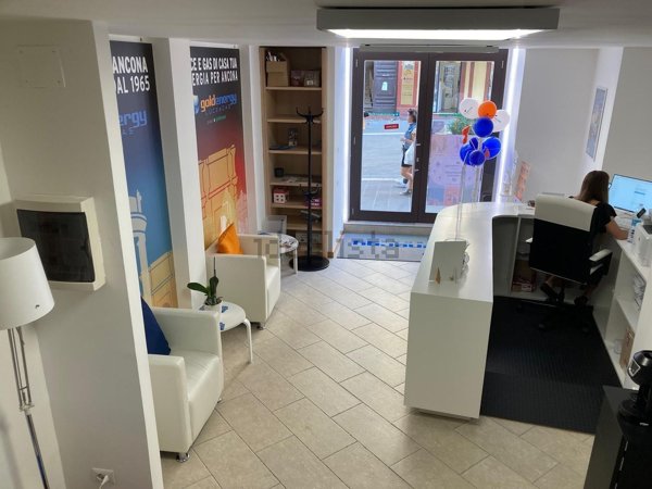 locale commerciale in affitto ad Ancona in zona Centro Storico