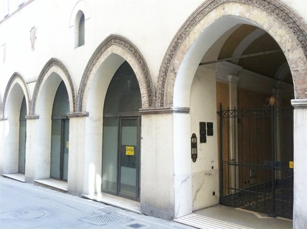 negozio in affitto ad Ancona in zona Centro Storico