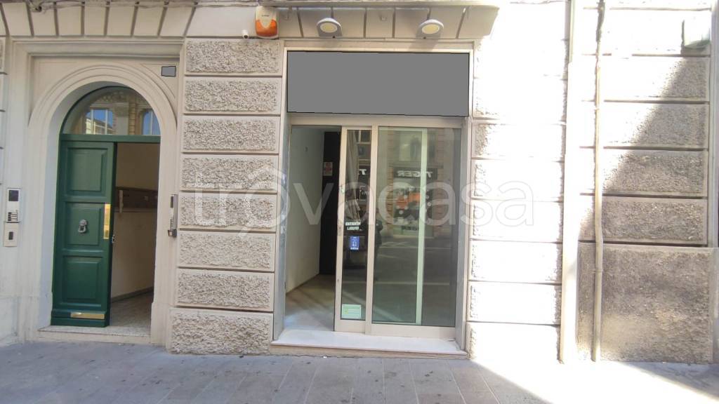 negozio in affitto ad Ancona in zona Centro Storico