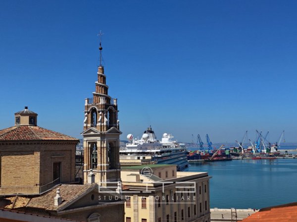 appartamento in affitto ad Ancona in zona Centro Storico