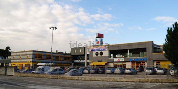 locale commerciale in affitto ad Ancona in zona Piano San Lazzaro