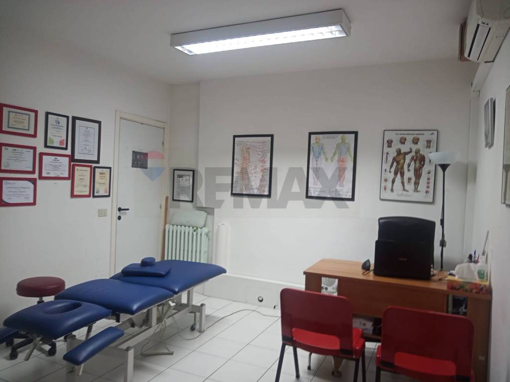 ufficio in affitto ad Ancona in zona Piano San Lazzaro