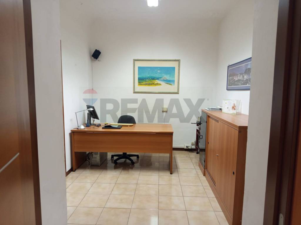 ufficio in affitto ad Ancona in zona Piano San Lazzaro