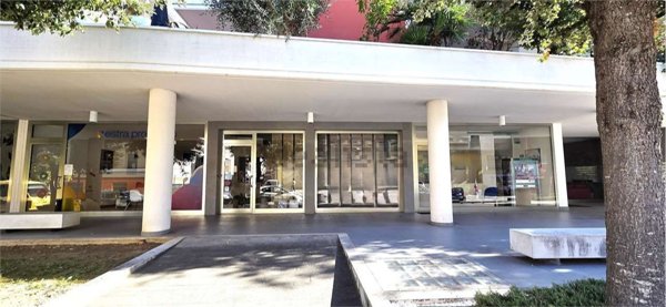 locale commerciale in affitto ad Ancona in zona Palombare