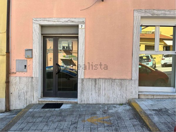 locale commerciale in affitto ad Ancona in zona Pinocchio