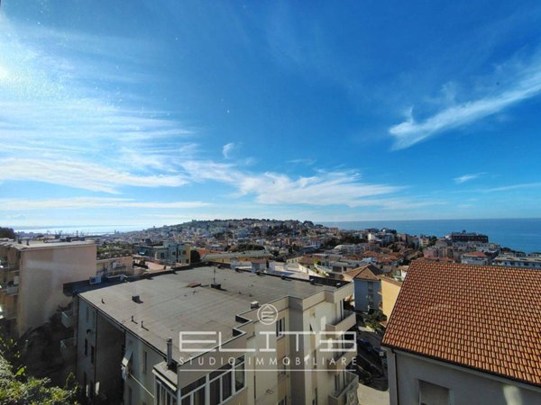 appartamento in affitto ad Ancona in zona Adriatico