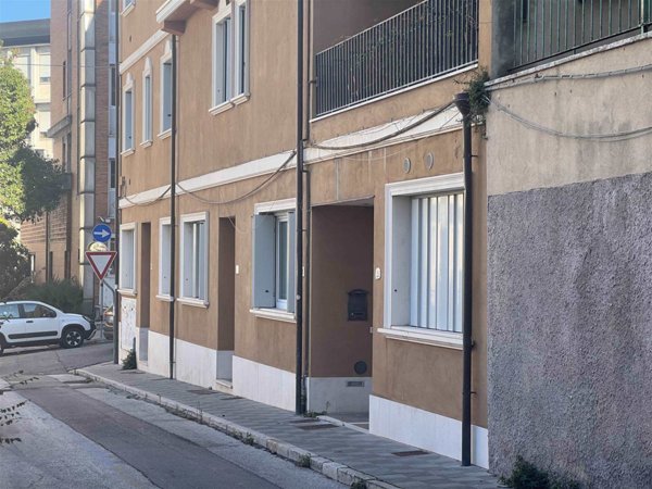 appartamento in affitto ad Ancona in zona Piano San Lazzaro