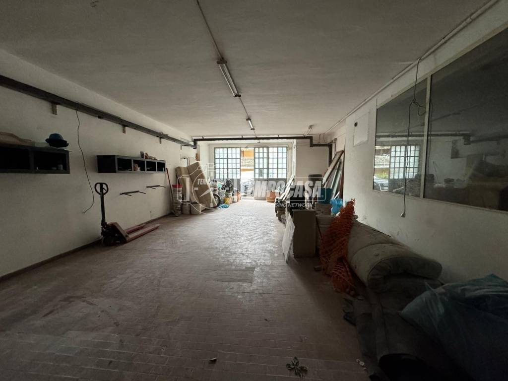 locale di sgombero in affitto ad Ancona in zona Posatora