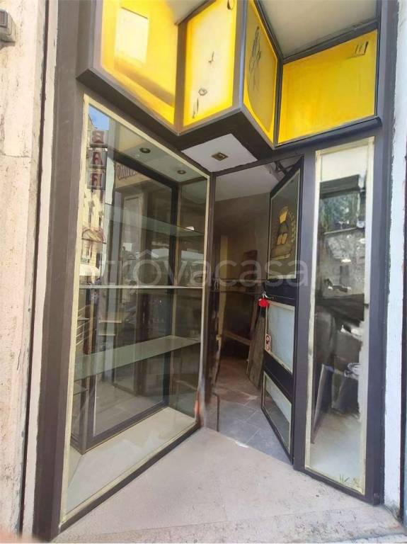 negozio in affitto ad Ancona in zona Centro Storico