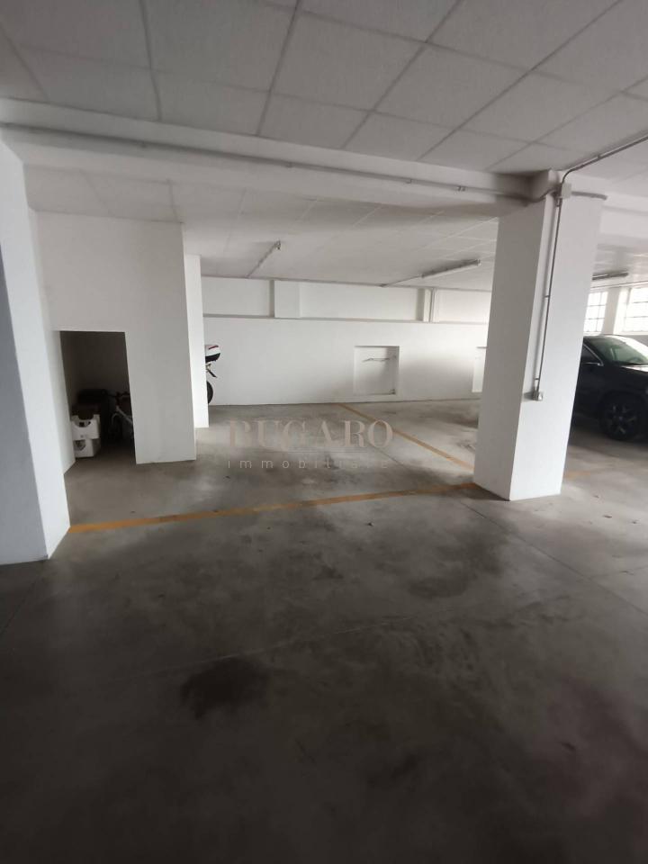 box auto in affitto ad Ancona in zona Adriatico