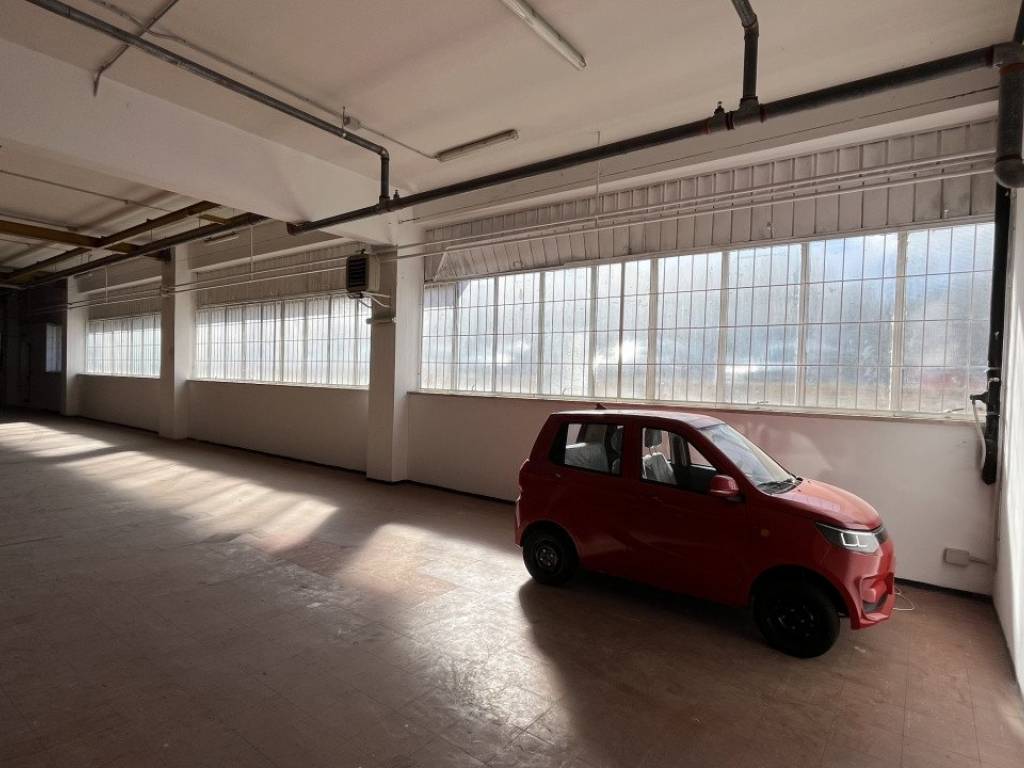 locale commerciale in affitto ad Ancona in zona Palombare