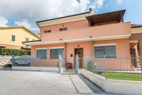 appartamento in affitto a Camerano