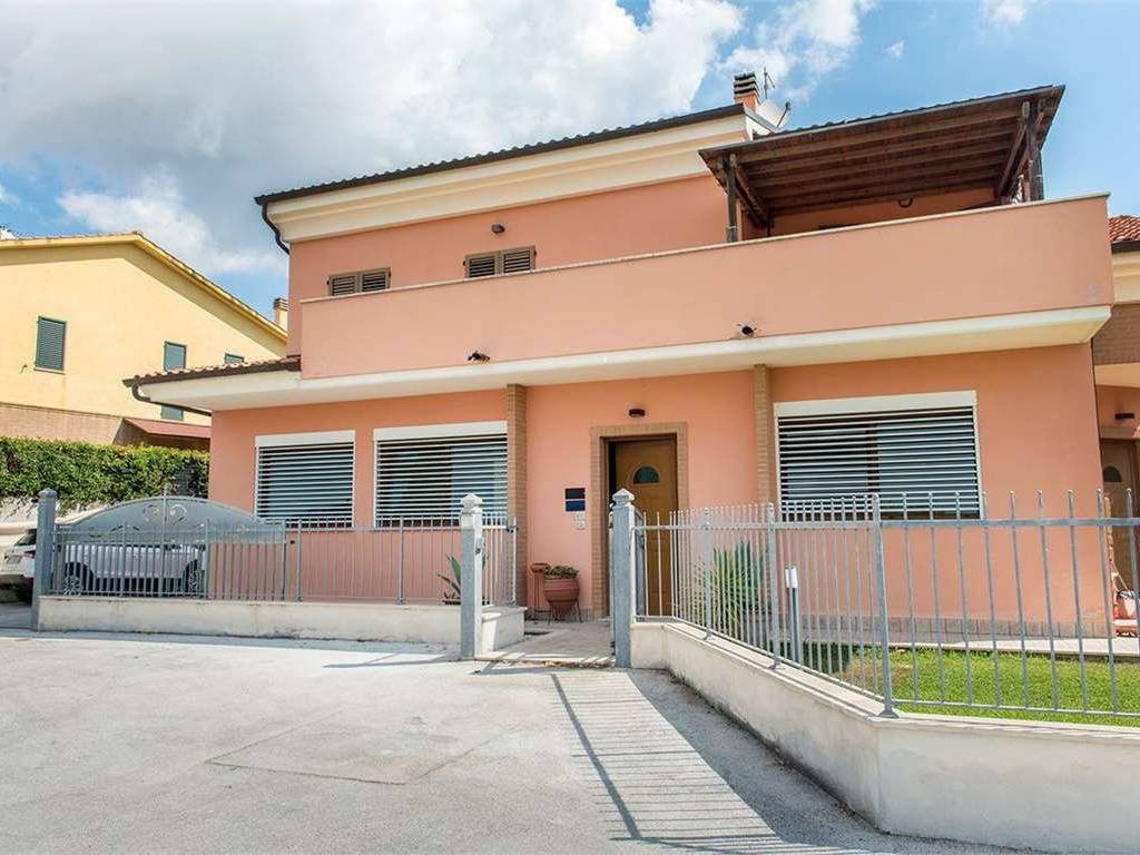 appartamento in affitto a Camerano