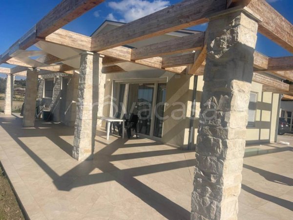 casa indipendente in affitto a Camerano