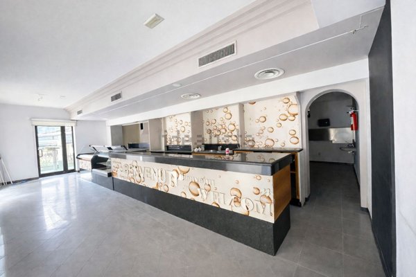 locale commerciale in affitto a Camerano