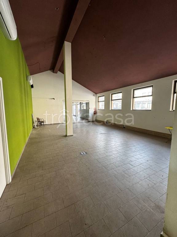 negozio in affitto a Castelfidardo