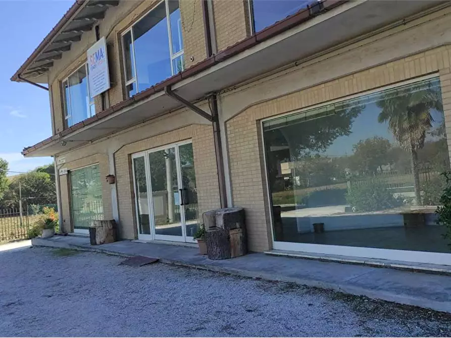 locale commerciale in affitto a Castelfidardo